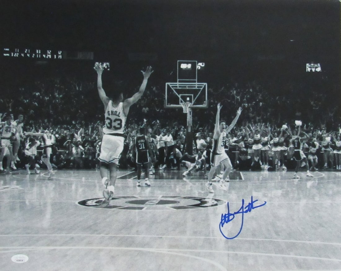 Christian Laettner Autographed 16x20 Basketball Photo Duke JSA Certified: Christian Laettner Autographed 16x20 Basketball Photo Duke JSA Certified This authentic 16x20 photo features Christian Laettner, a legendary player for the Duke Blue Devils. The photo is signed and co