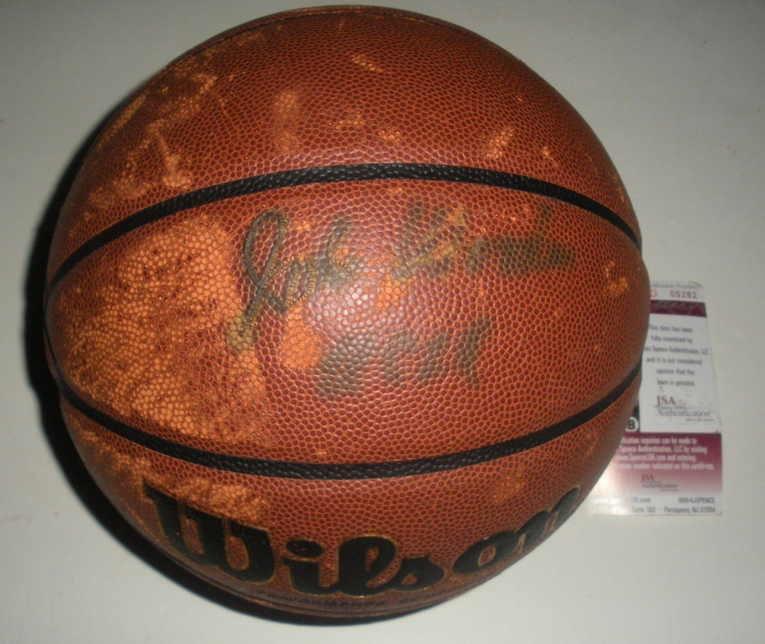 John Wooden Autographed Basketball With JSA COA UCLA Bruins Hall Of Fame Coach (1 of 2)