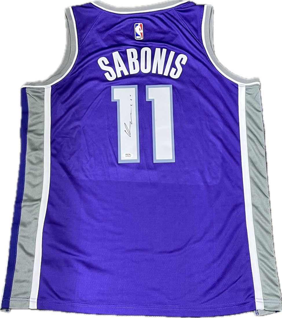 Domantas Sabonis Autographed Jersey PSA/DNA Sacramento Kings Collectible: Domantas Sabonis Autographed Jersey PSA/DNA Sacramento Kings Collectible This is a pre-owned jersey autographed by Domantas Sabonis, a prominent player of the Sacramento Kings. The authenticity of the