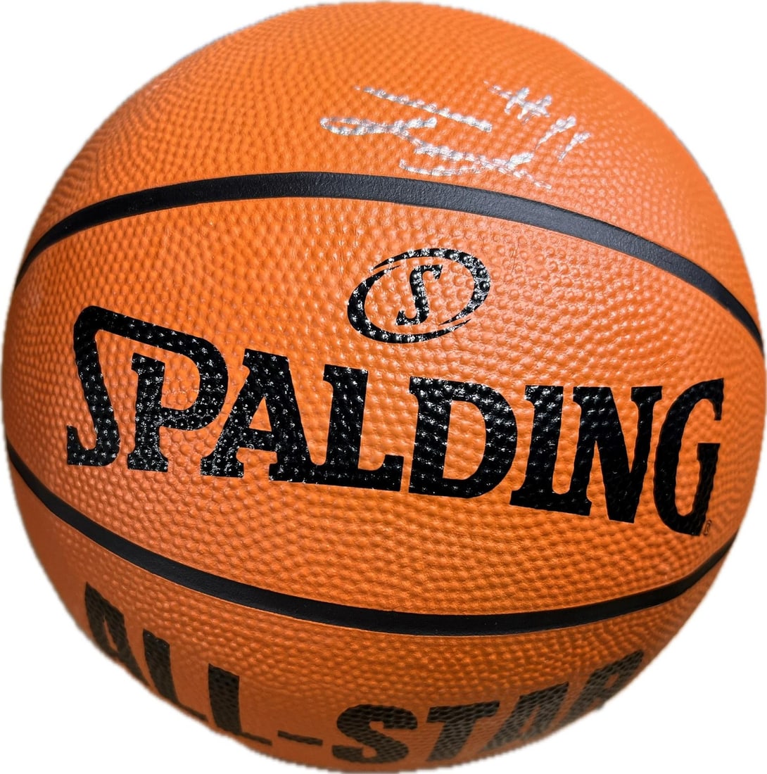 Spalding basketball signed by Tyler Smith PSA DNA authenticated: Spalding basketball signed by Tyler Smith PSA DNA authenticated This Spalding basketball is autographed by NBA top draft prospect Tyler Smith and has been authenticated by PSA/DNA. It is a pre-owned o