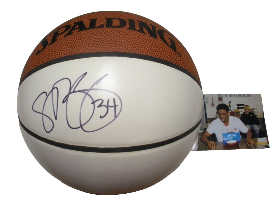 JR Reid Autographed Basketball With COA North Carolina Tar Heels Hornets (1 of 2)