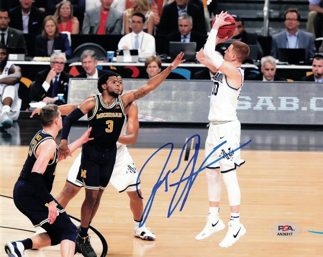 Donte DiVincenzo Signed 8X10 Photo PSA/DNA Villanova Wildcats Autograph: Donte DiVincenzo Signed 8X10 Photo PSA/DNA Villanova Wildcats Autograph This is an original 8X10 photograph of Donte DiVincenzo, who is best known for his time with the Villanova Wildcats. The photo f