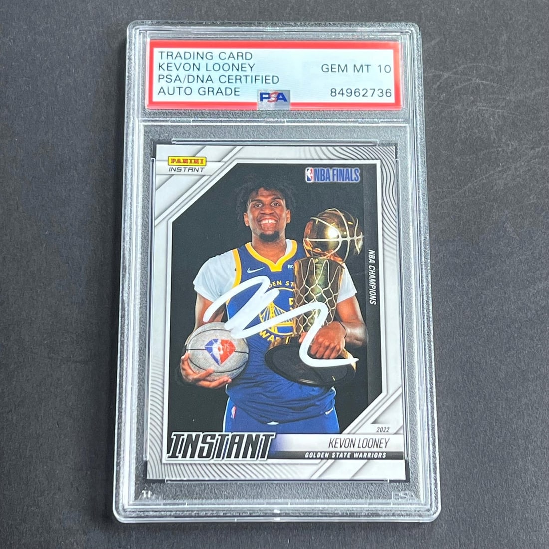 2021-22 Panini Instant #10 Kevon Looney Signed Card PSA Authenticated: 2021-22 Panini Instant #10 Kevon Looney Signed Card PSA Authenticated This listing features a 2021-22 Panini Instant #10 card signed by Kevon Looney, who is known for his contributions to the Golden S