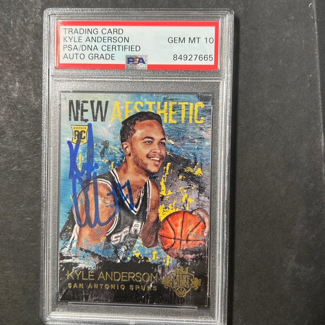 Kyle Anderson Signed 2014-15 Court Kings Card PSA DNA Authenticated Slab: Kyle Anderson Signed 2014-15 Court Kings Card PSA DNA Authenticated Slab This is a 2014-15 Panini Court Kings #7 trading card featuring Kyle Anderson of the San Antonio Spurs. The card is hand-signed 