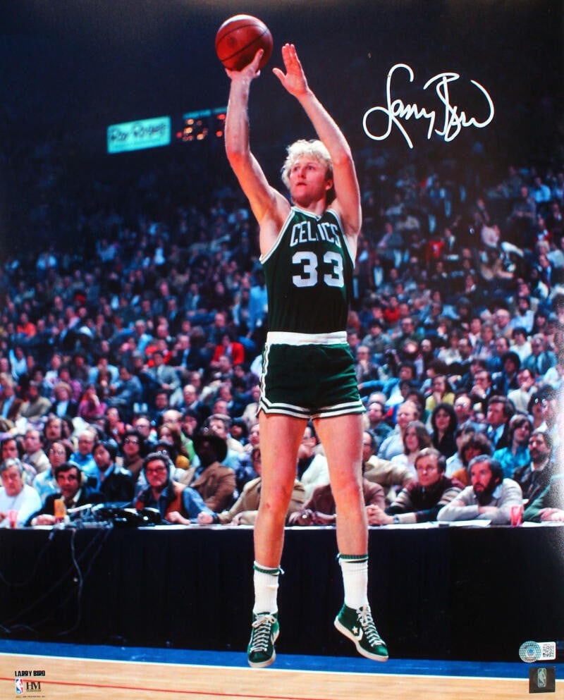 Beckett Holo Larry Bird Signed Celtics 16x20 Jump Shot Photo (1 of 4)