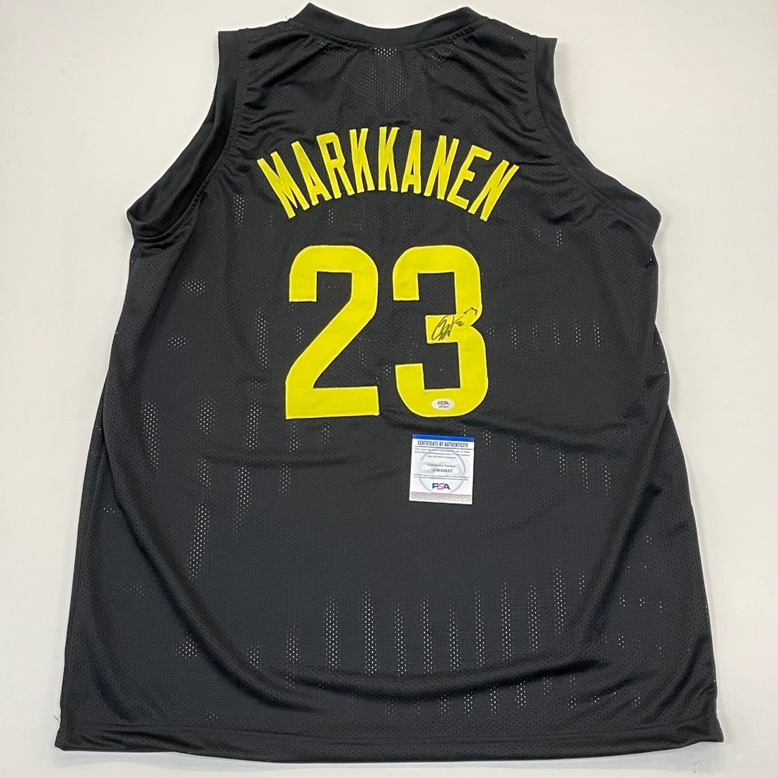 PSA DNA authenticated Lauri Markkanen Utah Jazz stitched jersey: PSA DNA authenticated Lauri Markkanen Utah Jazz stitched jersey This is a pre-owned Utah Jazz basketball jersey featuring a stitched design and autographed by Lauri Markkanen. The autograph has been a