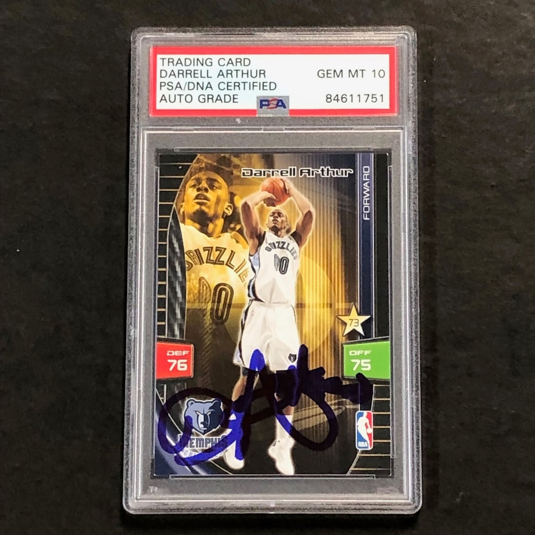 Darrell Arthur signed 2009-10 Adrenalyn XL #16 PSA authenticated card (1 of 2)