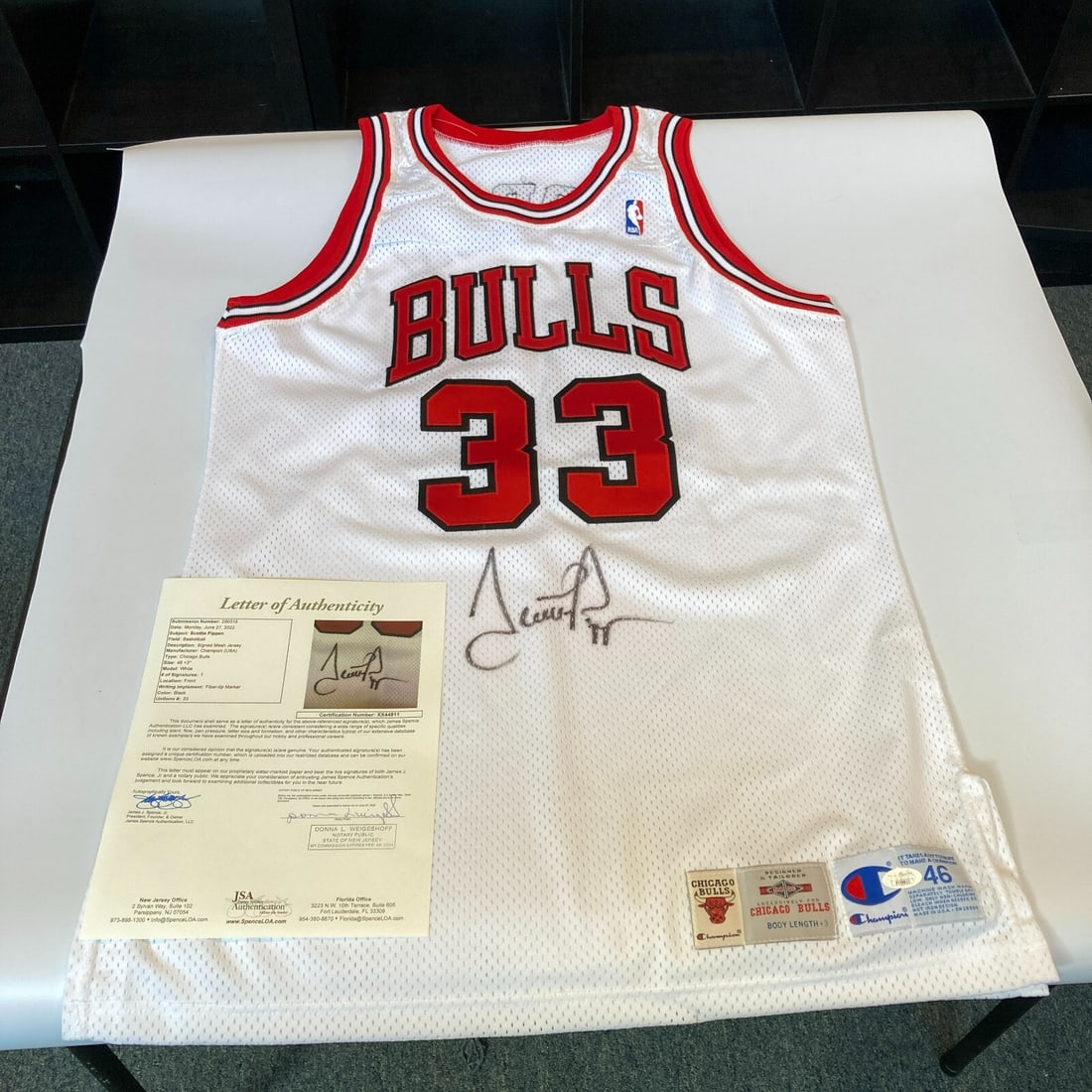 Scottie Pippen Signed Chicago Bulls 1994-95 Jersey with JSA COA: Scottie Pippen Signed Chicago Bulls 1994-95 Jersey with JSA COA This original 1994-95 Pro Cut Chicago Bulls jersey features the legendary Scottie Pippen's autograph, making it a must-have for any bask