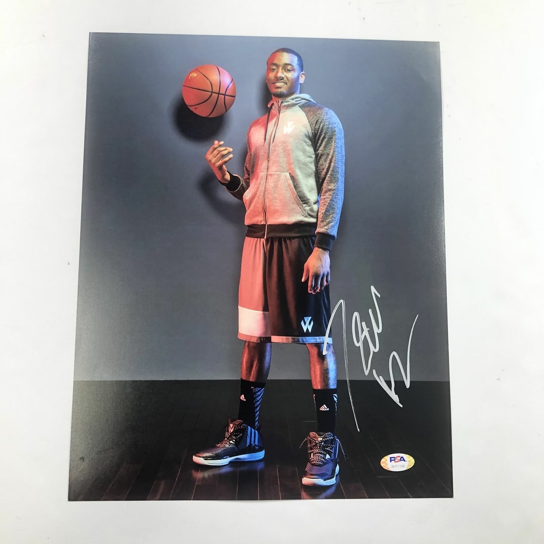 John Wall Autographed 11x14 Photo PSA/DNA Washington Wizards: John Wall Autographed 11x14 Photo PSA/DNA Washington Wizards Capture a piece of basketball history with this professionally printed 11x14 photograph signed by John Wall, former star of the Washington 