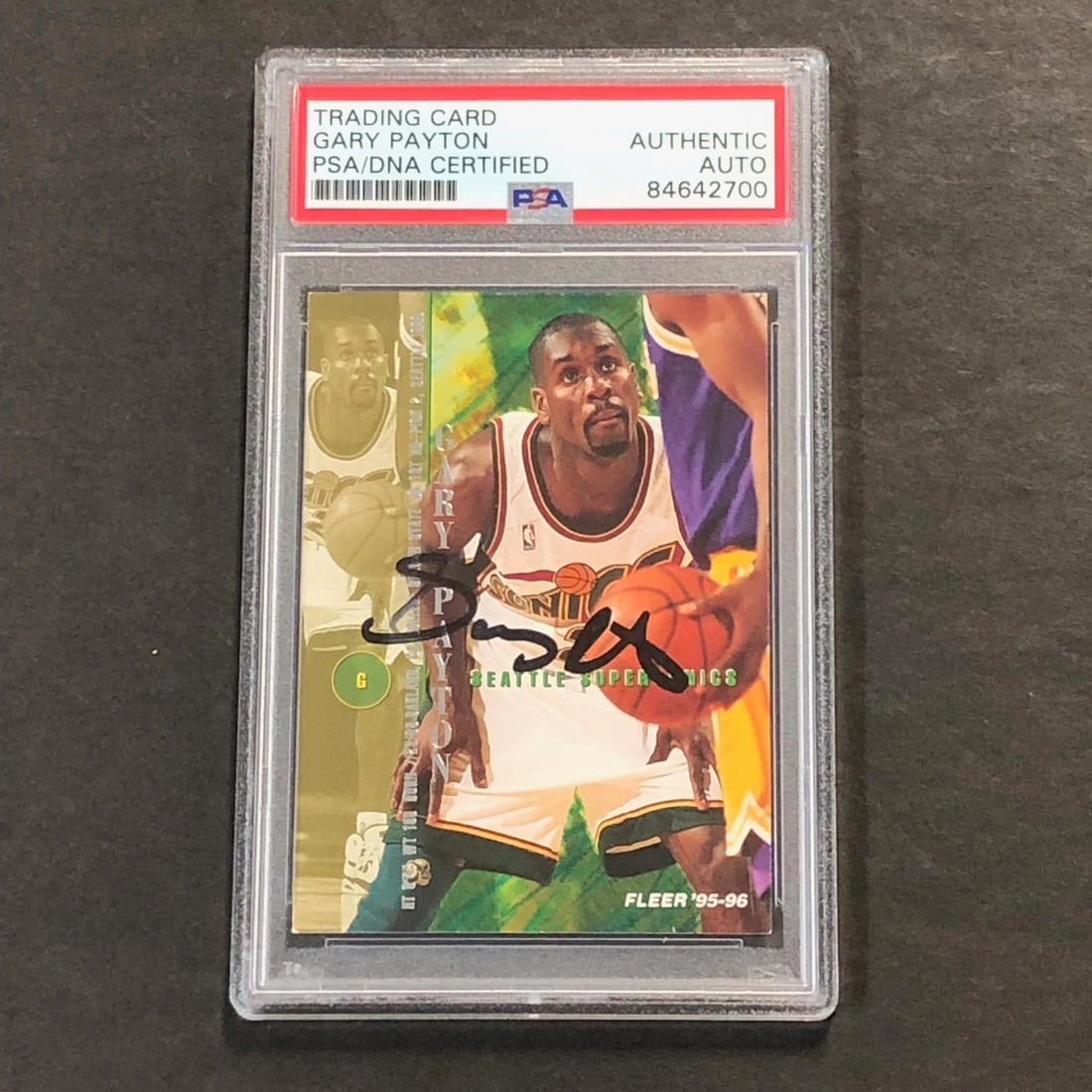 Gary Payton Autographed 1995-96 Fleer 255 Card PSA Authenticated Supersonics: Gary Payton Autographed 1995-96 Fleer 255 Card PSA Authenticated Supersonics This is a 1995-96 Fleer #255 trading card featuring Gary Payton of the Seattle Supersonics. The card has been personally si