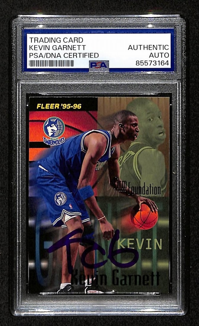 Kevin Garnett Signed 1995-96 Fleer Rookie Card #335 PSA/DNA Authenticated: Kevin Garnett Signed 1995-96 Fleer Rookie Card #335 PSA/DNA Authenticated This is an original Kevin Garnett Hall of Fame signed autographed on-card 1995-96 Fleer rookie card #335, featuring the Minnes