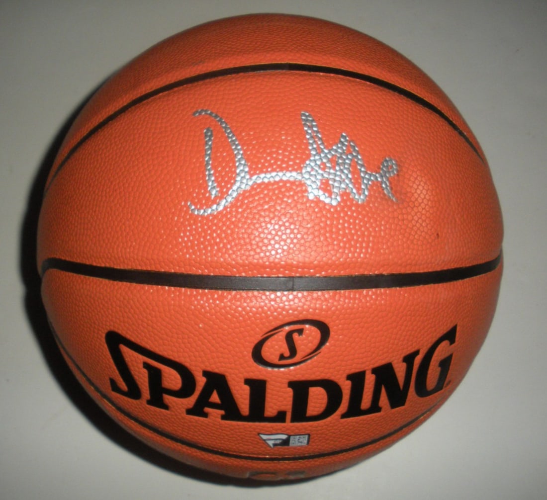 Game Ball Series Basketball Signed by Damon Stoudamire with Fanatics COA (1 of 2)