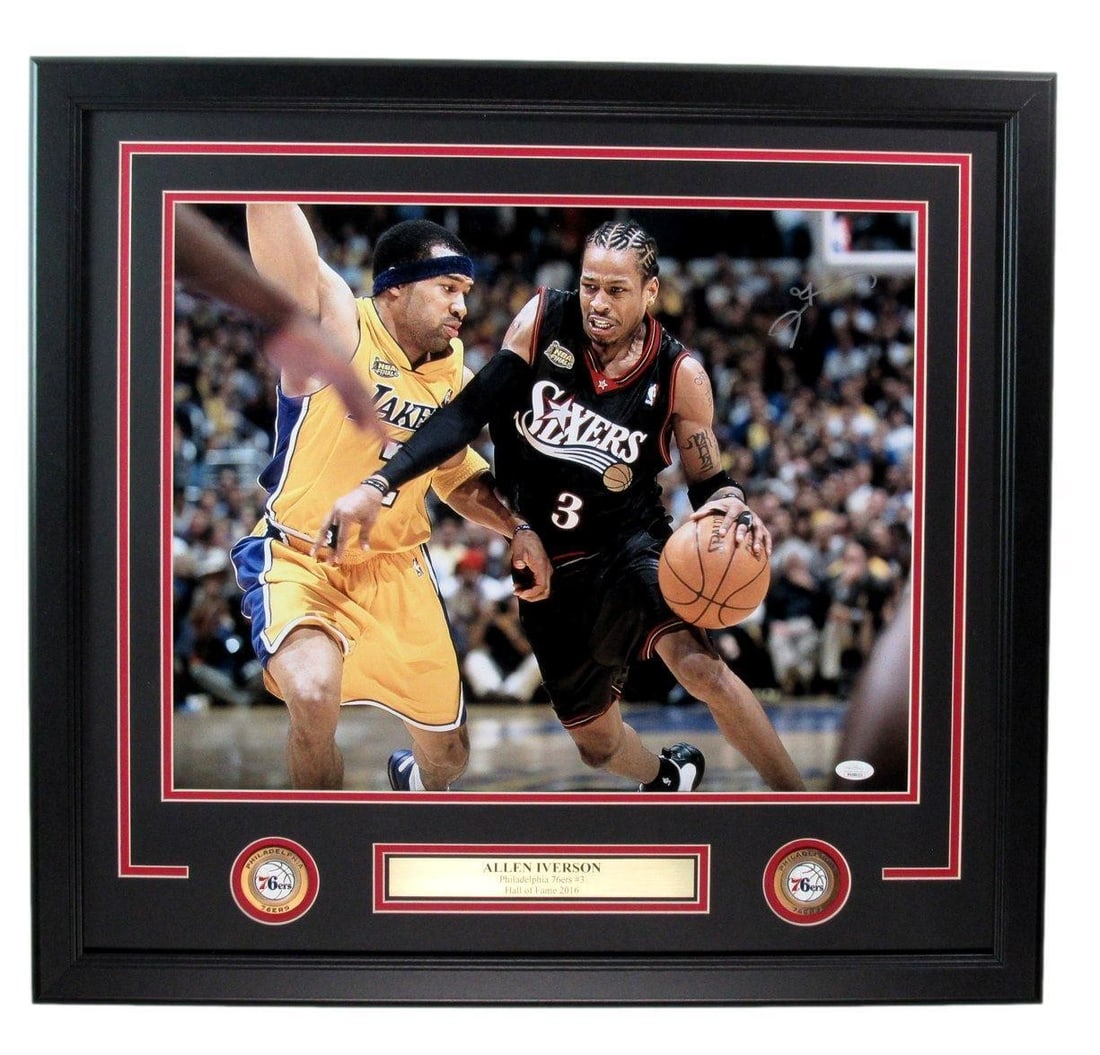 Framed Allen Iverson signed 16x20 76ers photo JSA: Framed Allen Iverson signed 16x20 76ers photo JSA This framed 16x20 photo features an authentic autograph from Allen Iverson, commemorating his Hall of Fame career with the Philadelphia 76ers. The pho