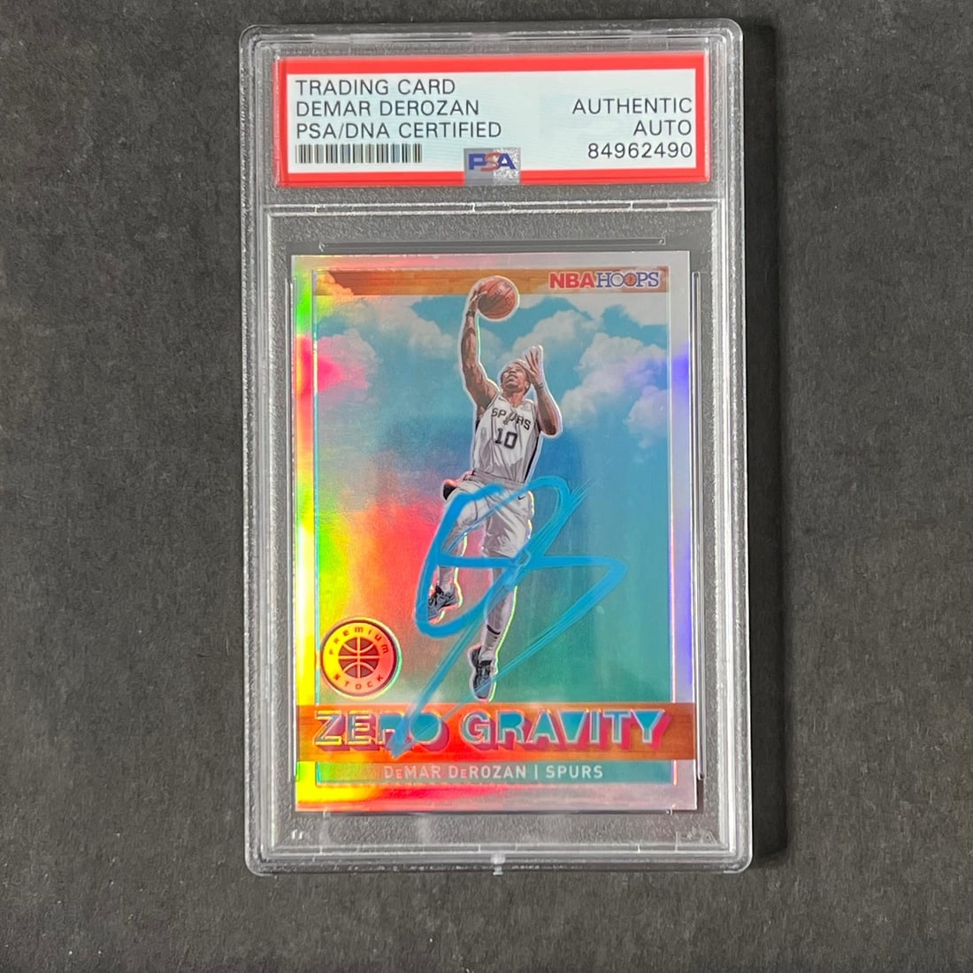2019-20 Panini Hoops Zero Gravity #4 DeMar DeRozan Signed Auto PSA/DNA (1 of 2)