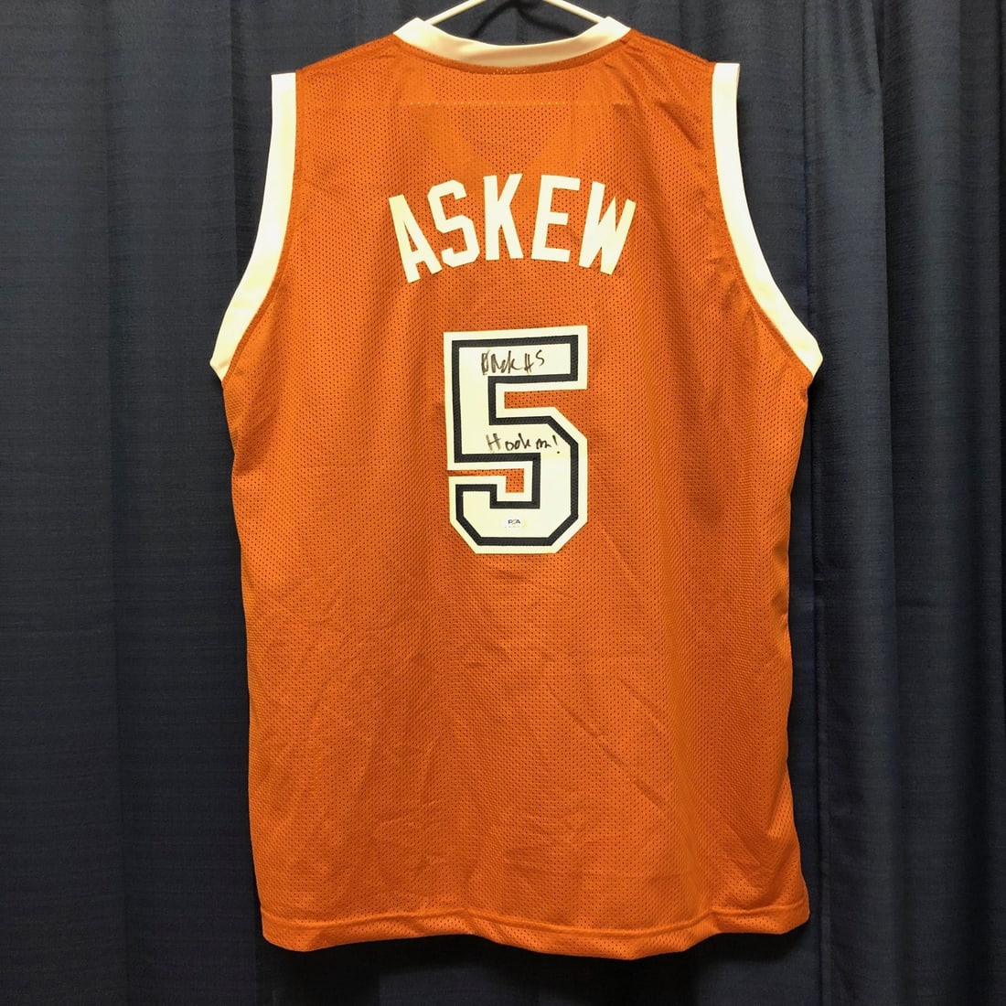Devin Askew Autographed Texas Longhorns Jersey PSA/DNA Certified: Devin Askew Autographed Texas Longhorns Jersey PSA/DNA Certified This authentic jersey features the signature of Devin Askew, who made his mark playing for the Texas Longhorns in NCAA basketball. The 