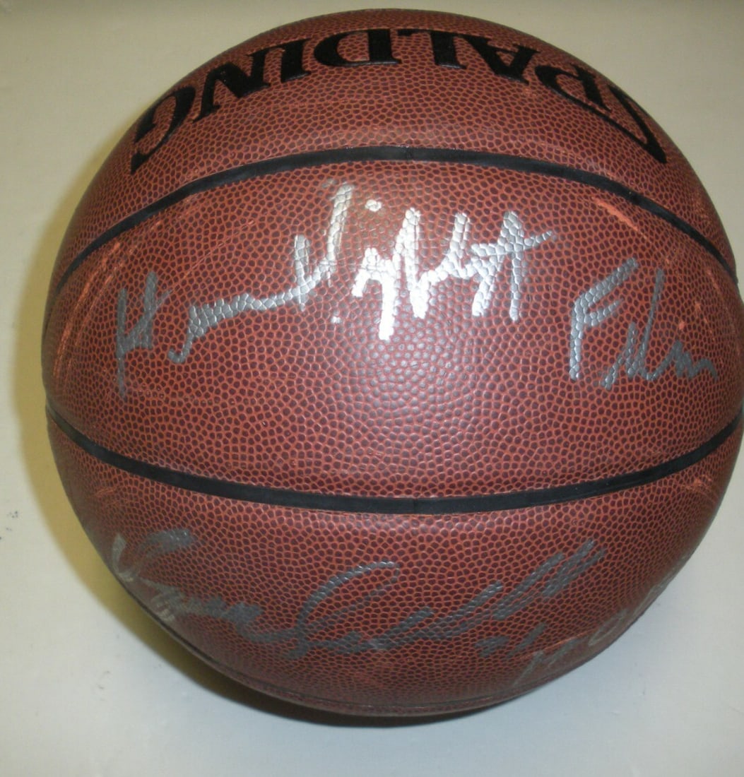 Basketball Signed by Dominique Wilkins with JSA COA Hall of Fame 2006 Inscription: Basketball Signed by Dominique Wilkins with JSA COA Hall of Fame 2006 Inscription This pre-owned basketball has been signed by Dominique Wilkins, featuring the inscription "HOF 06" and "Human Highligh