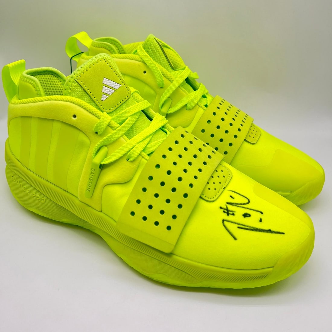 Damian Lillard signed Adidas Dame 8 EXTPLY basketball shoe PSA DNA (1 of 4)