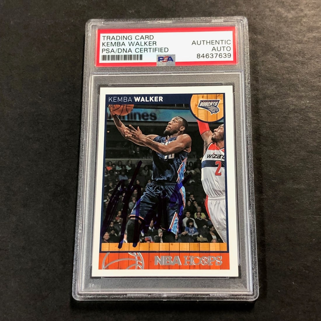 Kemba Walker 2013-14 Panini NBA Hoops #55 Signed Card PSA Authenticated: Kemba Walker 2013-14 Panini NBA Hoops #55 Signed Card PSA Authenticated This is a 2013-14 Panini NBA Hoops #55 trading card featuring the signature of Kemba Walker, a notable player for the Charlotte 