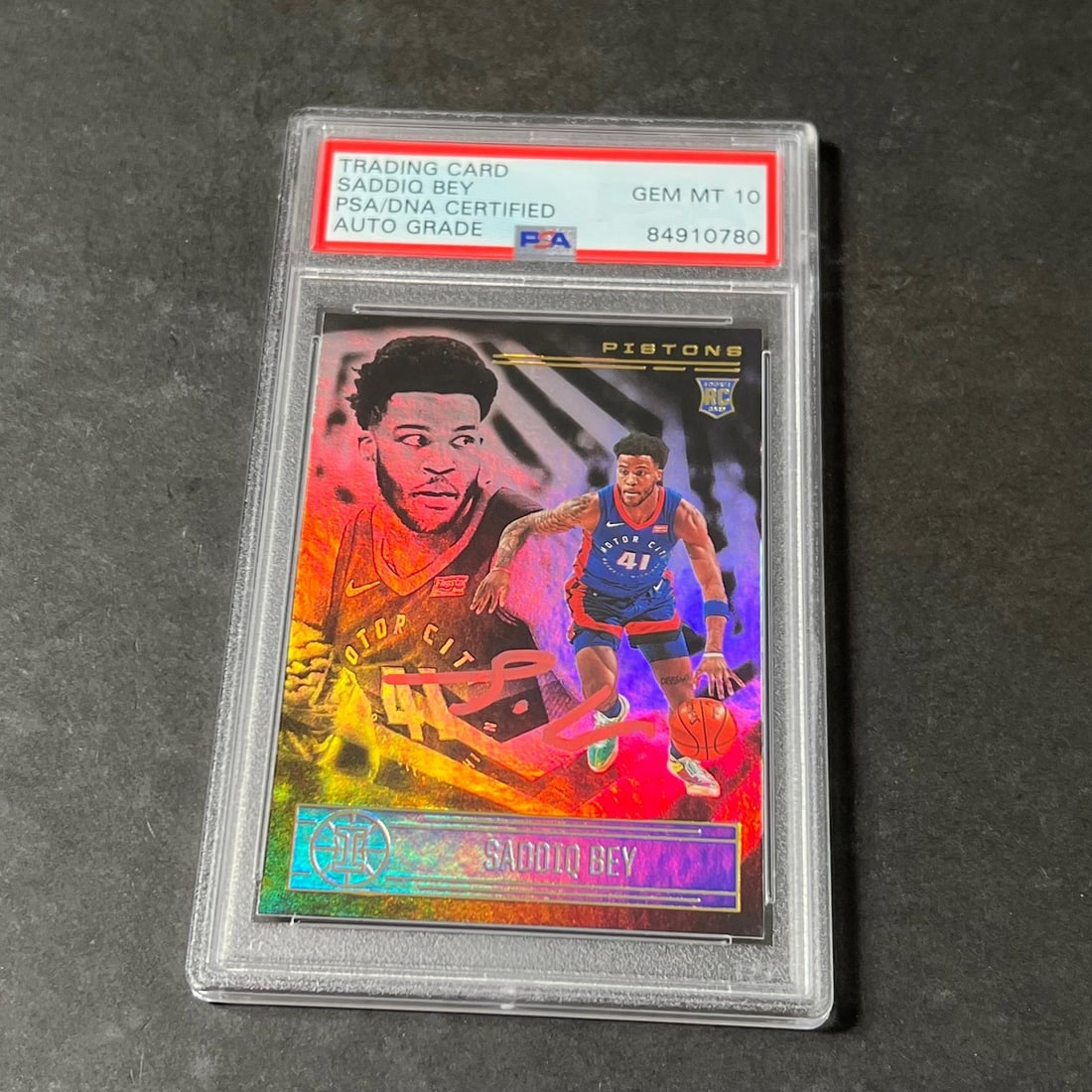 2020-21 Panini Illusions #159 Saddiq Bey Signed AUTO PSA/DNA Certified Card (1 of 2)
