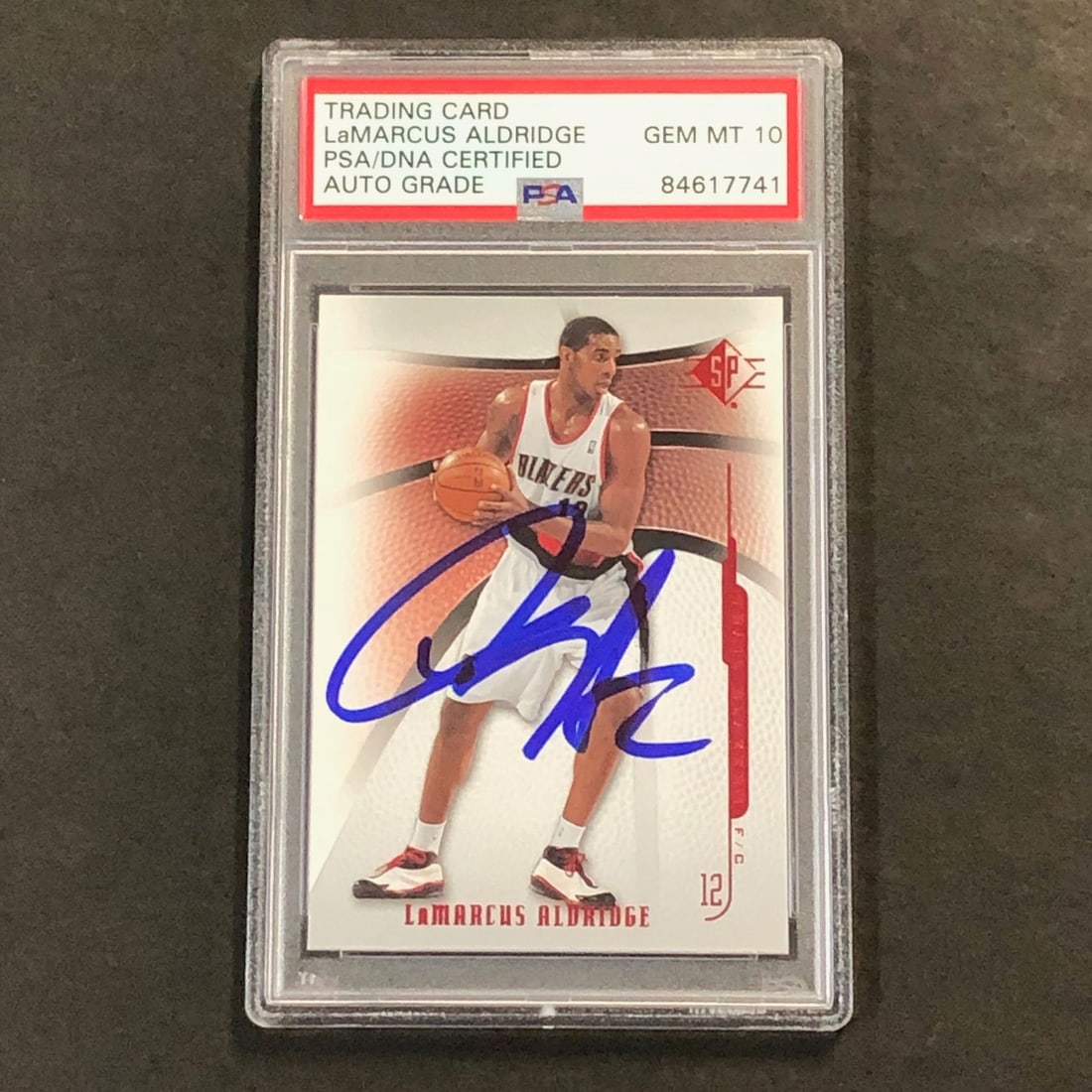 LaMarcus Aldridge 2008-09 SP AUTHENTIC Signed Basketball Card PSA Auto 10 (1 of 2)
