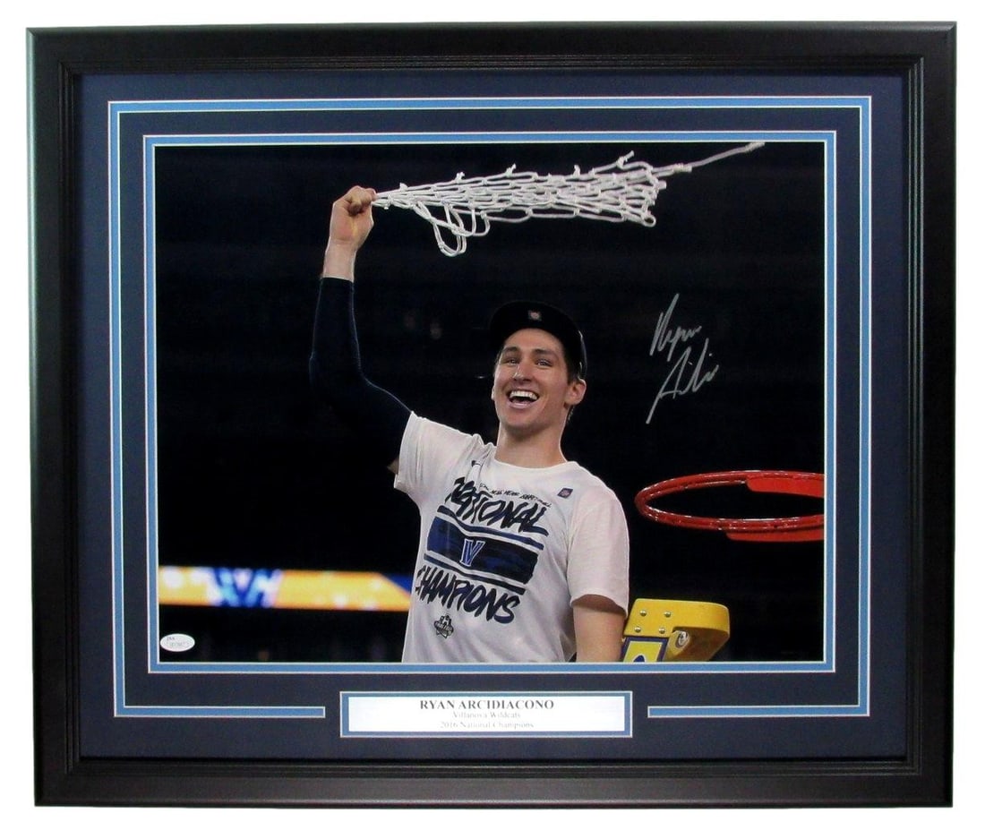 Ryan Arcidiacono Signed 16x20 Framed Photo Villanova JSA Authenticated: Ryan Arcidiacono Signed 16x20 Framed Photo Villanova JSA Authenticated This stunning framed 16x20 photo features Ryan Arcidiacono, an iconic player from Villanova, and comes with his authentic signatu