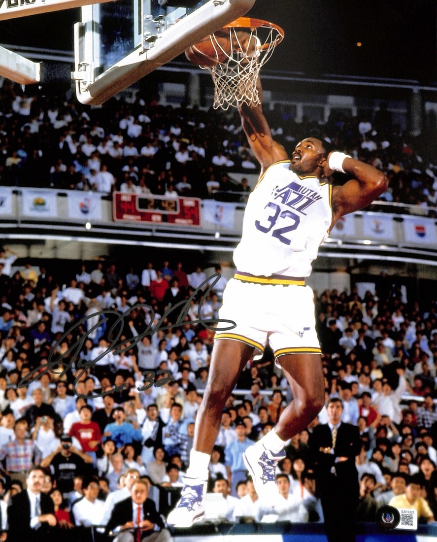 Karl Malone Signed 11x14 Photo Beckett Authenticated Utah Jazz: Karl Malone Signed 11x14 Photo Beckett Authenticated Utah Jazz This autographed 11x14 photograph features Karl Malone, the legendary Utah Jazz basketball player, who signed it in silver permanent mark