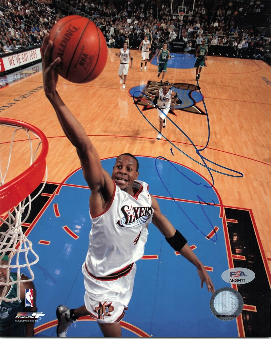 Andre Iguodala Autographed 8x10 Photo PSA/DNA Philadelphia 76ers: Andre Iguodala Autographed 8x10 Photo PSA/DNA Philadelphia 76ers This is an authentic 8x10 photograph signed by Andre Iguodala, a prominent player for the Philadelphia 76ers. The signature has been ve
