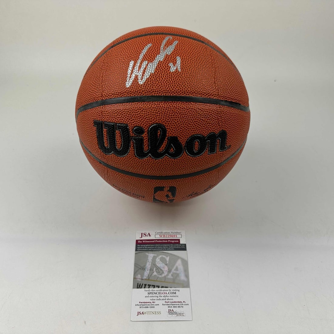 Dominique Wilkins Signed Full Size Wilson Basketball JSA COA Atlanta Hawks: Dominique Wilkins Signed Full Size Wilson Basketball JSA COA Atlanta Hawks This is an authentic autographed full-size Wilson basketball signed by NBA legend Dominique Wilkins, a celebrated player of t