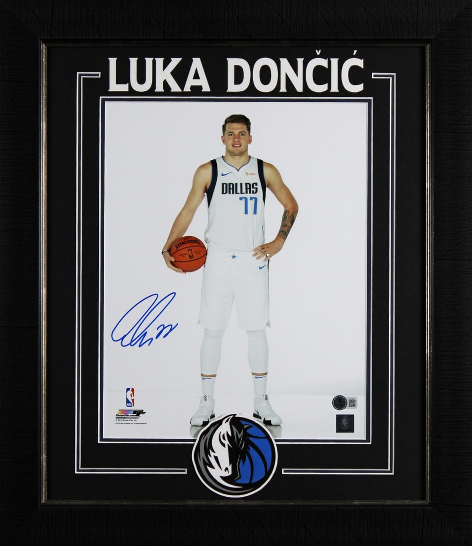 Luka Doncic Signed 11x14 Framed Mavericks Photo Beckett Authenticated: Luka Doncic Signed 11x14 Framed Mavericks Photo Beckett Authenticated This 11x14 framed photo features an authentic signature from Luka Doncic of the Dallas Mavericks. The autograph is verified by Bec