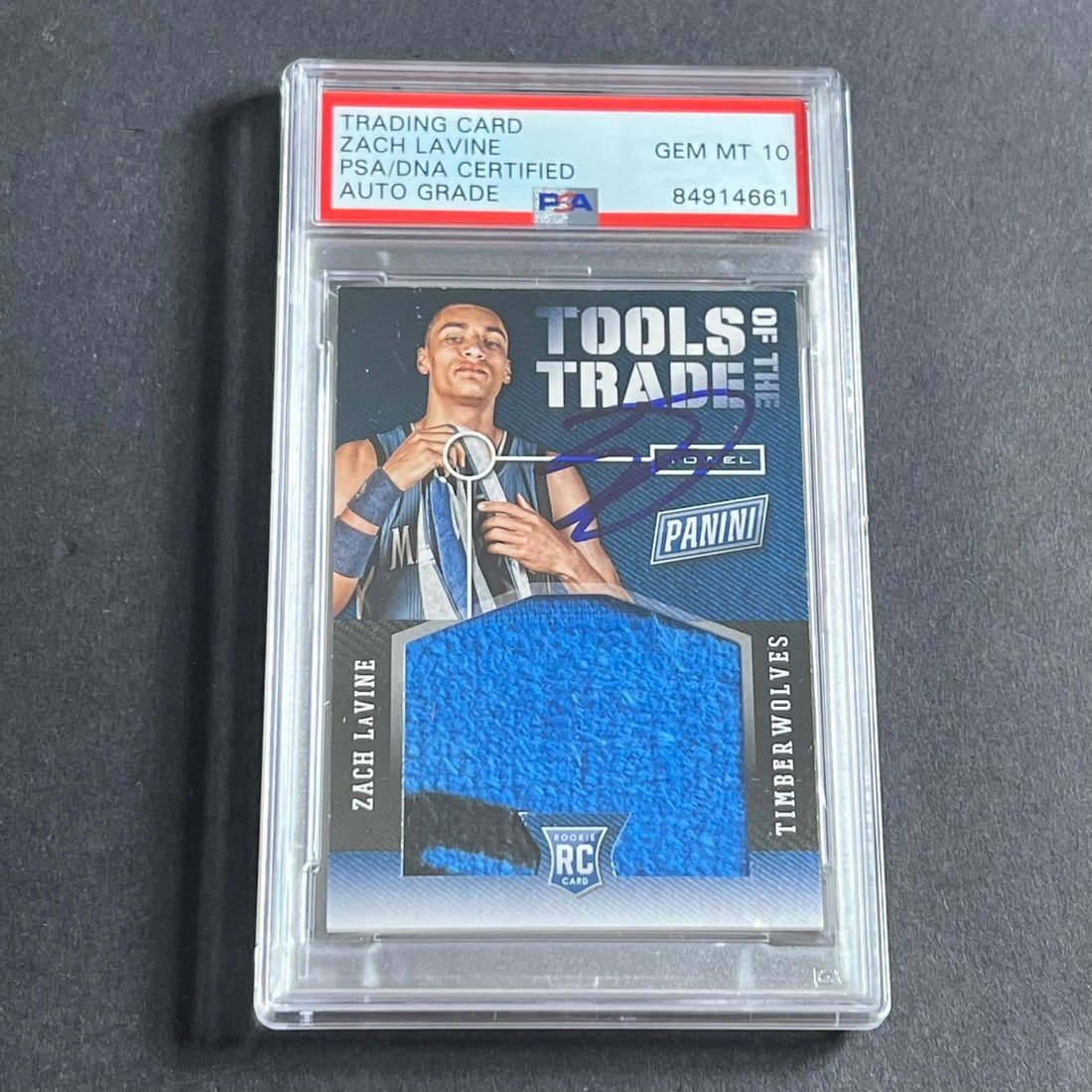 2014-15 Panini Black Friday Zach LaVine Signed Card PSA/DNA Authenticated (1 of 2)