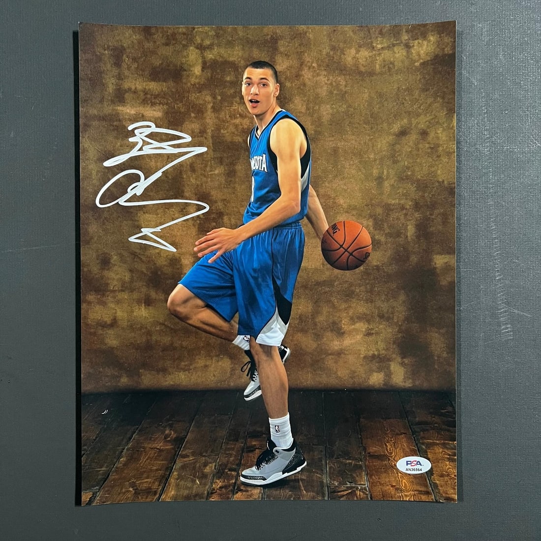 Zach Lavine Autographed 11x14 Photo PSA/DNA Minnesota Timberwolves: Zach Lavine Autographed 11x14 Photo PSA/DNA Minnesota Timberwolves Capture a piece of basketball history with this professionally printed 11x14 photograph signed by Zach Lavine during his time with th