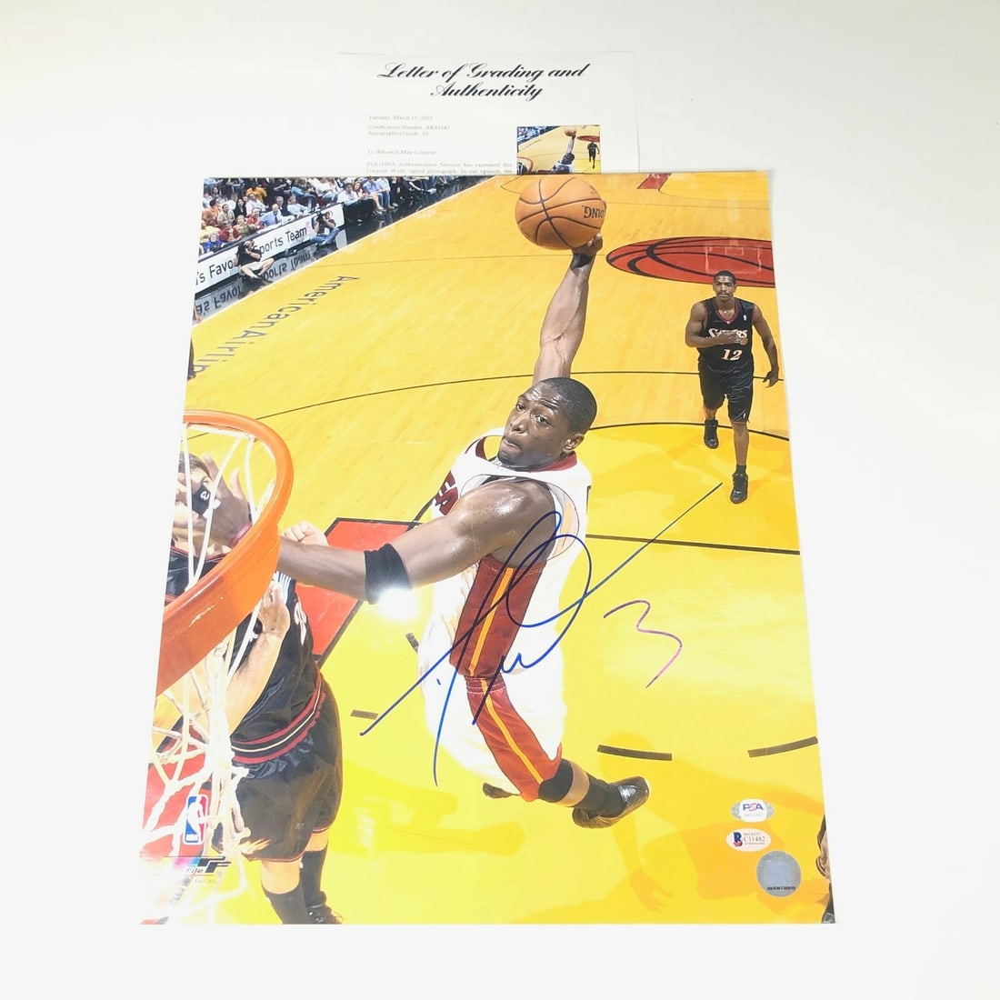 PSA DNA authenticated Dwyane Wade 16x20 Miami Heat signed photo (1 of 4)
