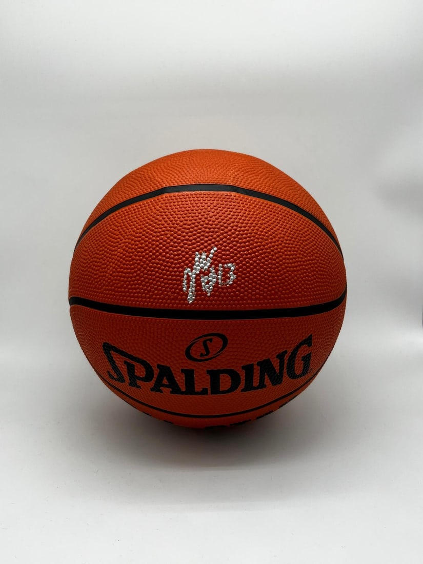 PSA DNA autographed Spalding basketball by Jordan Walsh: PSA DNA autographed Spalding basketball by Jordan Walsh This Spalding basketball features the authentic signature of Jordan Walsh. The autograph has been verified by PSA/DNA, ensuring its authenticity