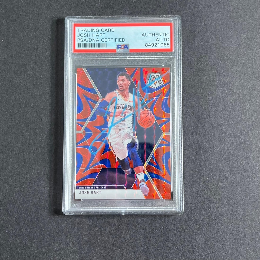 2019 Mosaic Prizm Josh Hart Signed Card PSA/DNA AUTHENTICATED: 2019 Mosaic Prizm Josh Hart Signed Card PSA/DNA AUTHENTICATED This 2019 Mosaic Prizm #156 card features the autograph of Josh Hart, a notable player from the New Orleans Pelicans. The signature has be