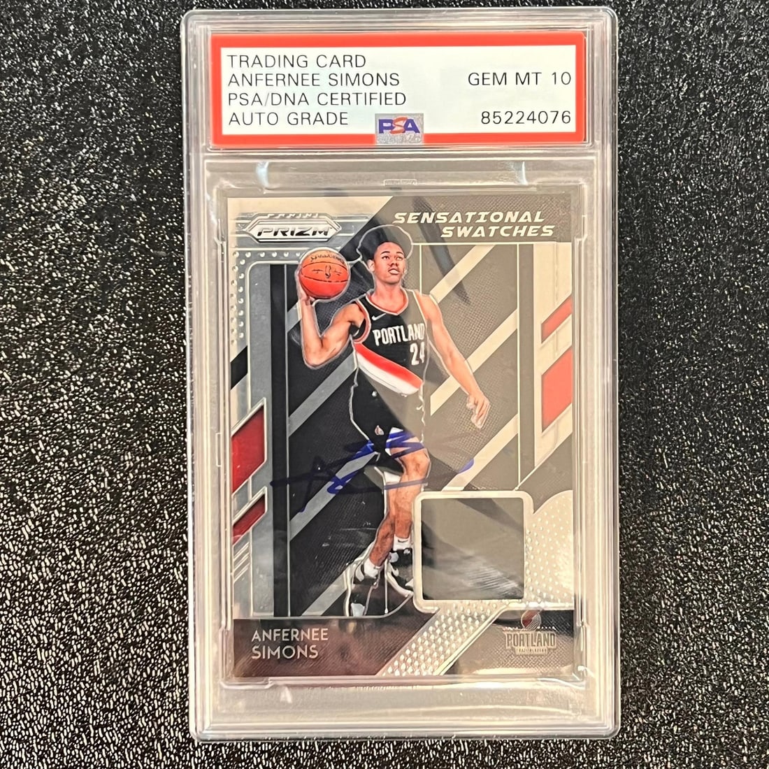 2018-19 Panini Prizm #62 ANFERNEE SIMONS Signed Card PSA/DNA Authentic: 2018-19 Panini Prizm #62 ANFERNEE SIMONS Signed Card PSA/DNA Authentic This listing features a 2018-19 Panini Prizm Emergence #62 card signed by Anfernee Simons of the Portland Trailblazers. The autog