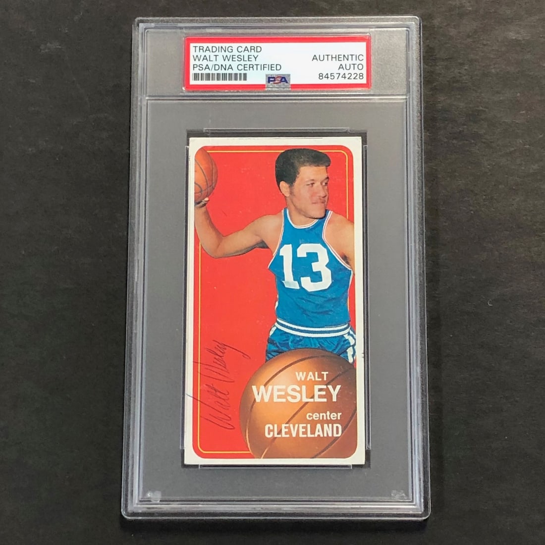 PSA Slabbed Walt Wesley 1970 Topps Basketball Card #55 Cavaliers Auto (1 of 2)
