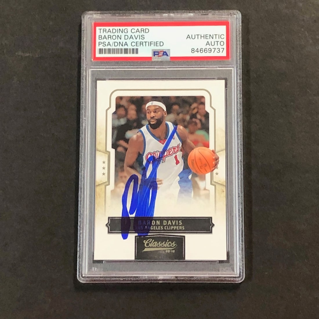 2009-10 Panini Classics #89 Baron Davis Signed PSA/DNA Clippers Card: 2009-10 Panini Classics #89 Baron Davis Signed PSA/DNA Clippers Card This is a 2009-10 Panini Classics #89 trading card signed by Baron Davis, who is best known for his time with the Los Angeles Clipp
