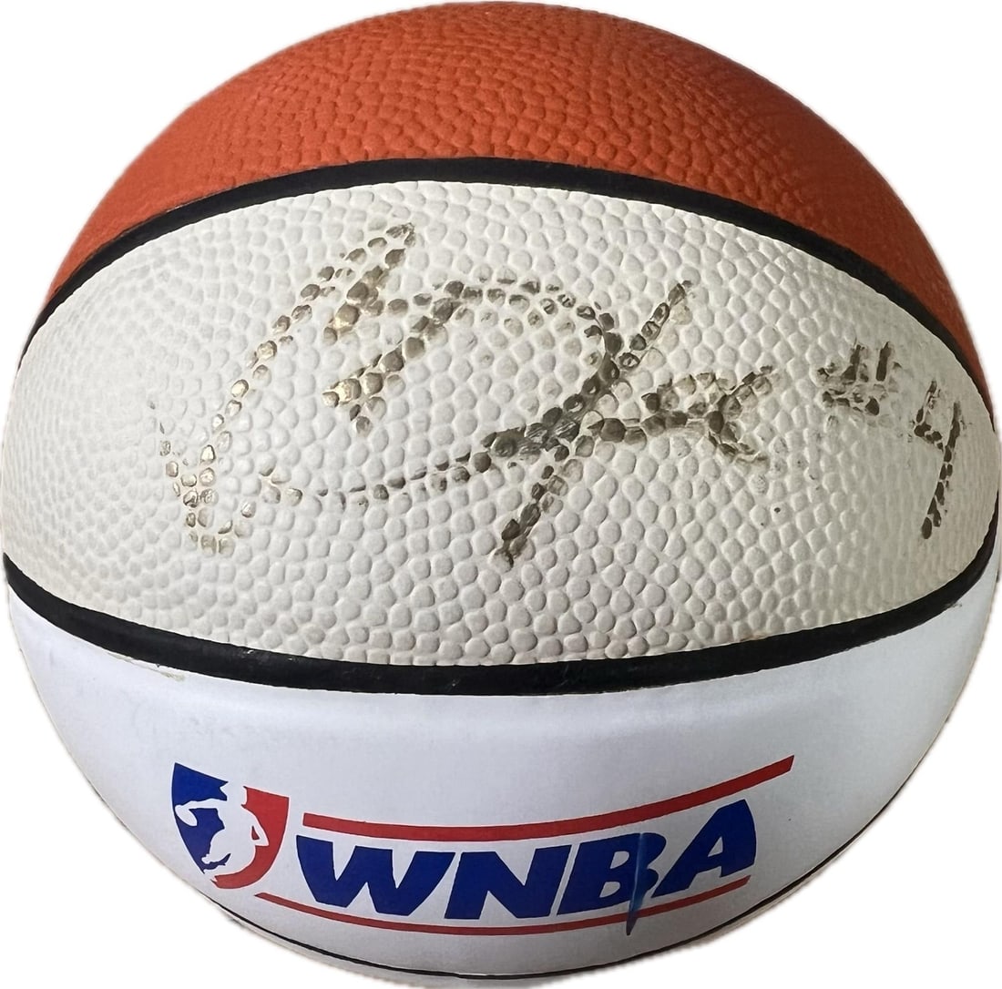 PSA DNA Candice Dupree autographed mini basketball: PSA DNA Candice Dupree autographed mini basketball This is an original mini basketball autographed by Candice Dupree of the WNBA Mercury. The item is pre-owned and features a signature authenticated b