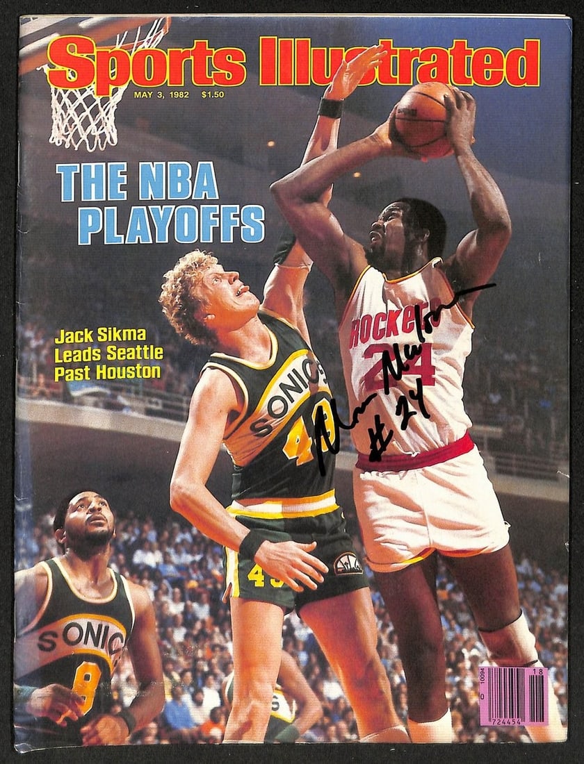 PSA DNA Authenticated Moses Malone Signed May 3 1982 Sports Illustrated Magazine (1 of 3)