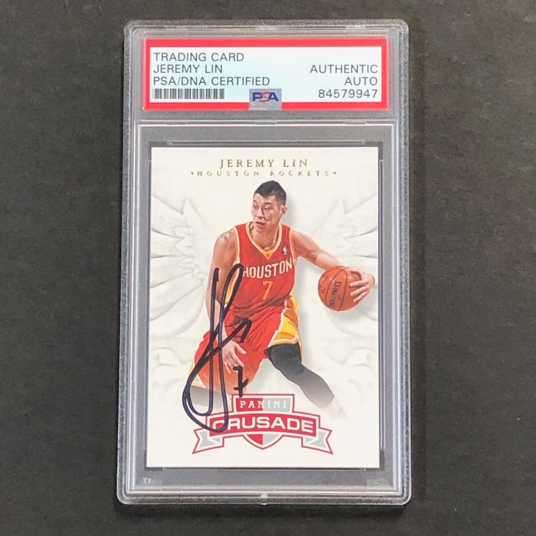 2012-13 Panini Crusade Jeremy Lin Signed Card AUTO PSA Authenticated Rockets: 2012-13 Panini Crusade Jeremy Lin Signed Card AUTO PSA Authenticated Rockets This is a 2012-13 Panini Crusade #81 sports trading card featuring the signature of Jeremy Lin, a prominent player for the 