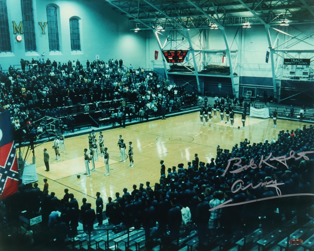Bobby Knight Autographed Inscribed Army 16x20 Photo Steiner Authenticated: Bobby Knight Autographed Inscribed Army 16x20 Photo Steiner Authenticated This is a remarkable Bobby Knight autographed 16x20 photo, featuring an inscription related to Army. The photo comes with auth