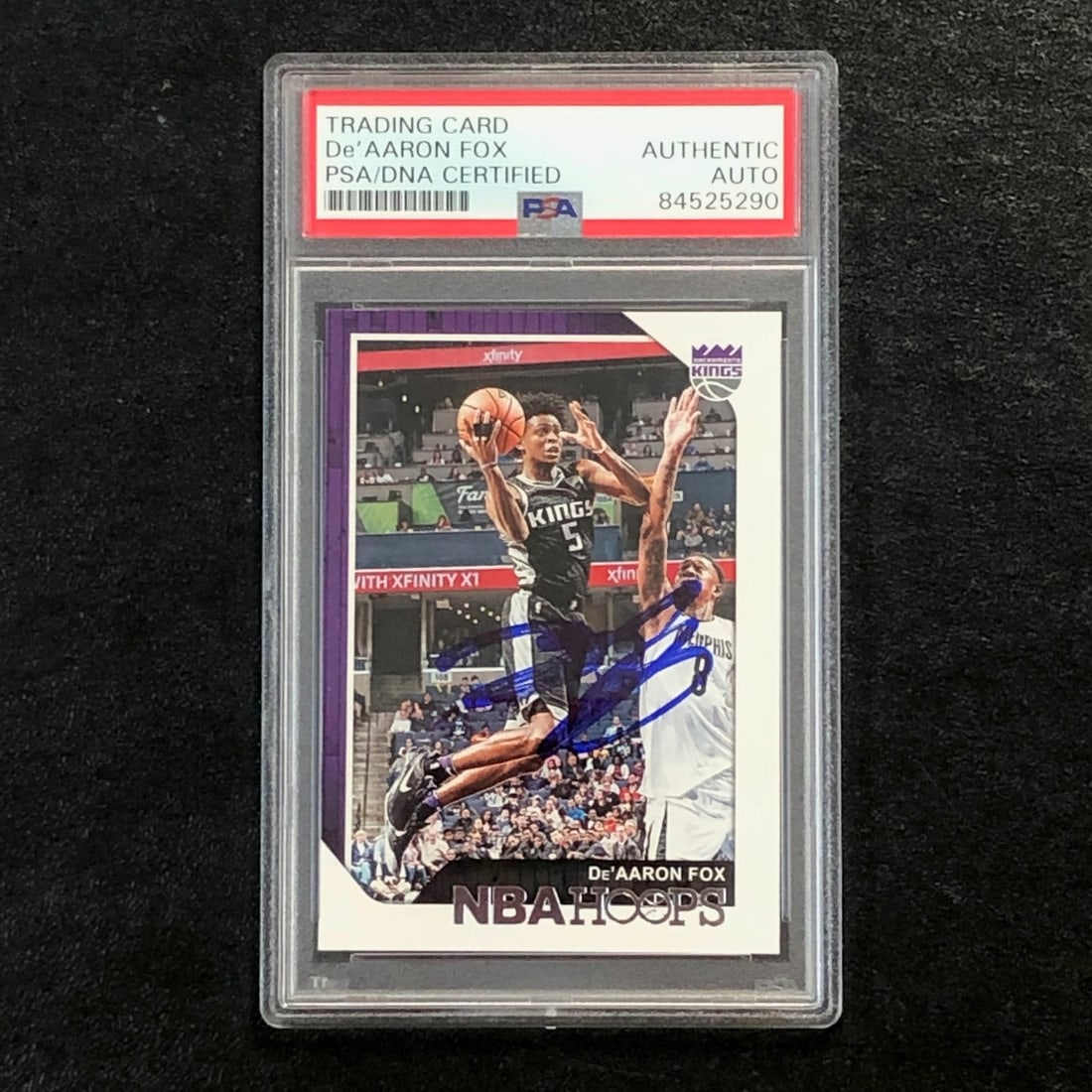 PSA 10 De'Aaron Fox signed NBA Hoops #47 Kings card (1 of 2)