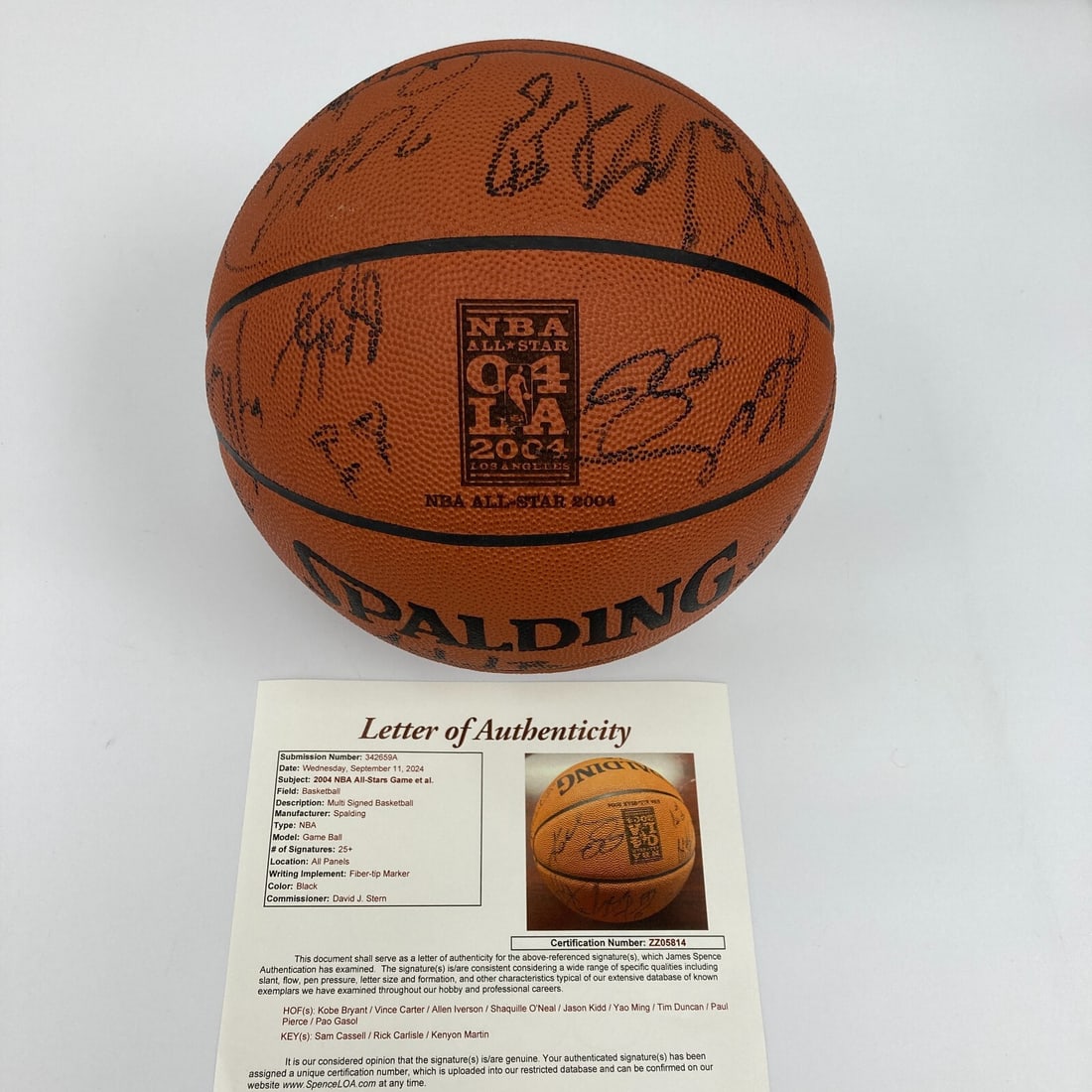 2004 All Star Game Signed Basketball Kobe Bryant Shaq Tim Duncan JSA COA: 2004 All Star Game Signed Basketball Kobe Bryant Shaq Tim Duncan JSA COA This official 2004 NBA All-Star Game basketball features over 30 signatures from the elite players of that season, including le