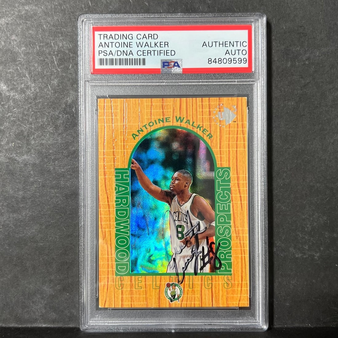 1995-96 Upper Deck Antoine Walker Signed Card PSA/DNA Boston Celtics: 1995-96 Upper Deck Antoine Walker Signed Card PSA/DNA Boston Celtics Celebrate the legacy of Antoine Walker with this 1995-96 Upper Deck #6 card, signed by the Boston Celtics star. This card features 