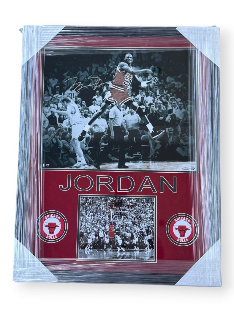 Framed Michael Jordan UDA Autographed Bulls 16x20 Photo (1 of 3)