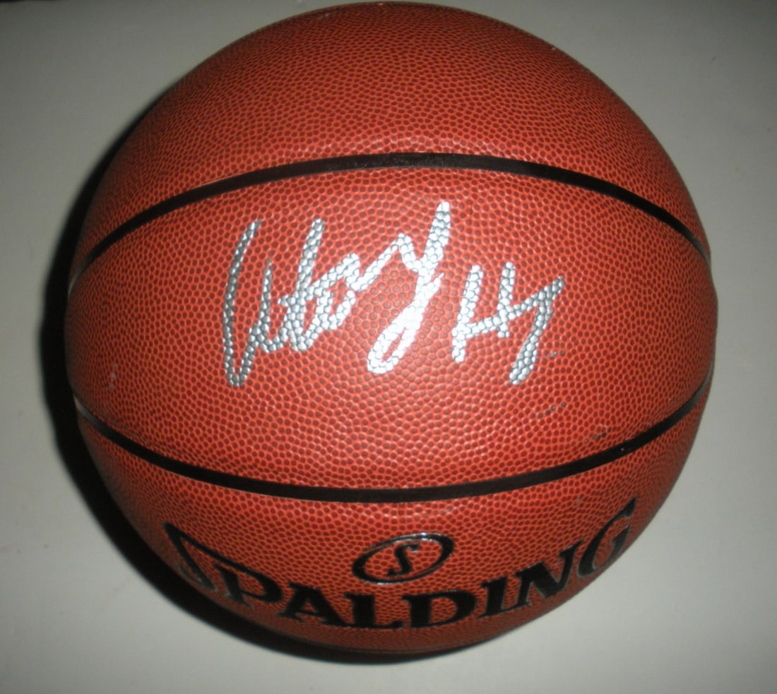 Signed Basketball with Antoine Walker Autograph COA Celtics Kentucky (1 of 2)