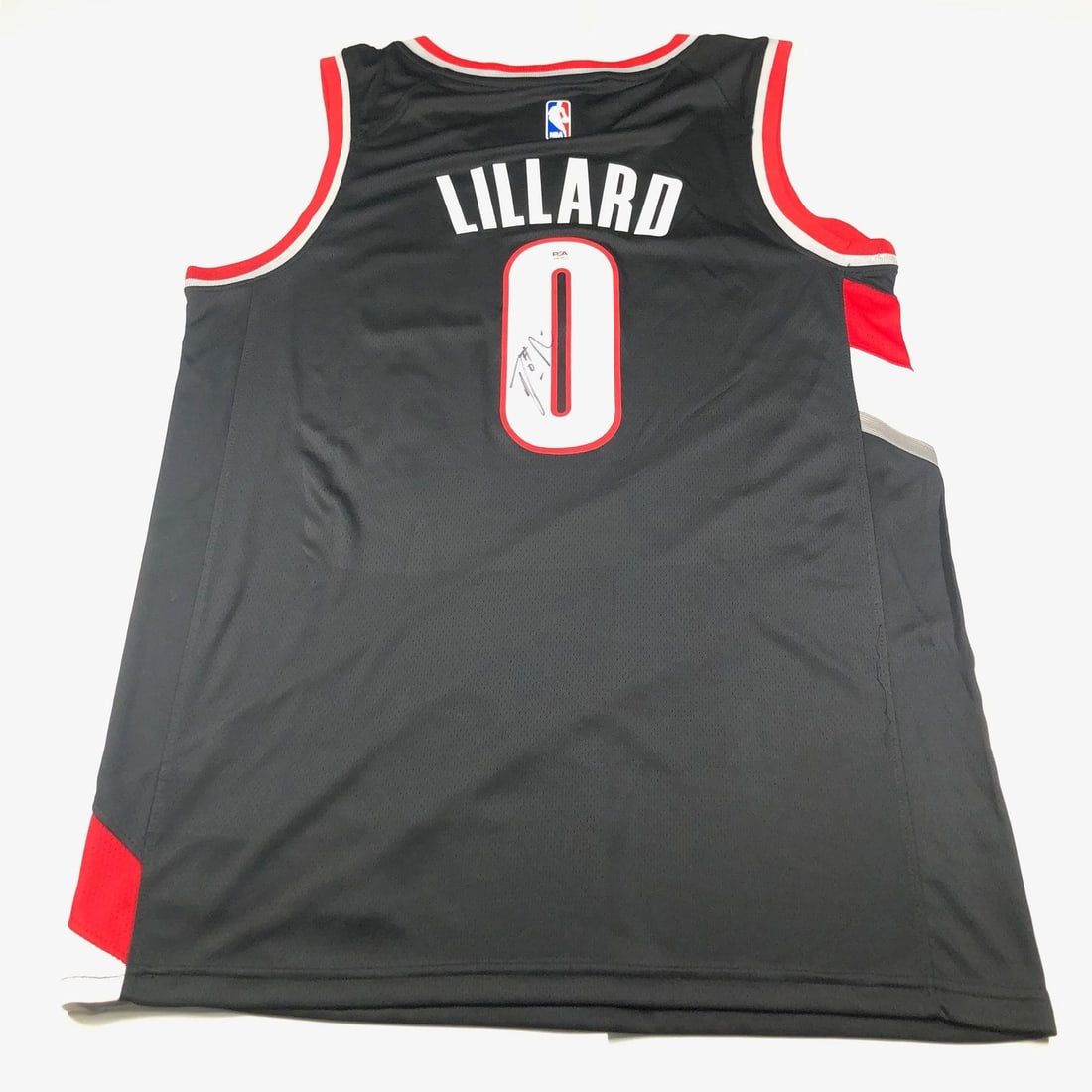 PSA DNA authenticated Damian Lillard Portland Trail Blazers jersey (1 of 2)