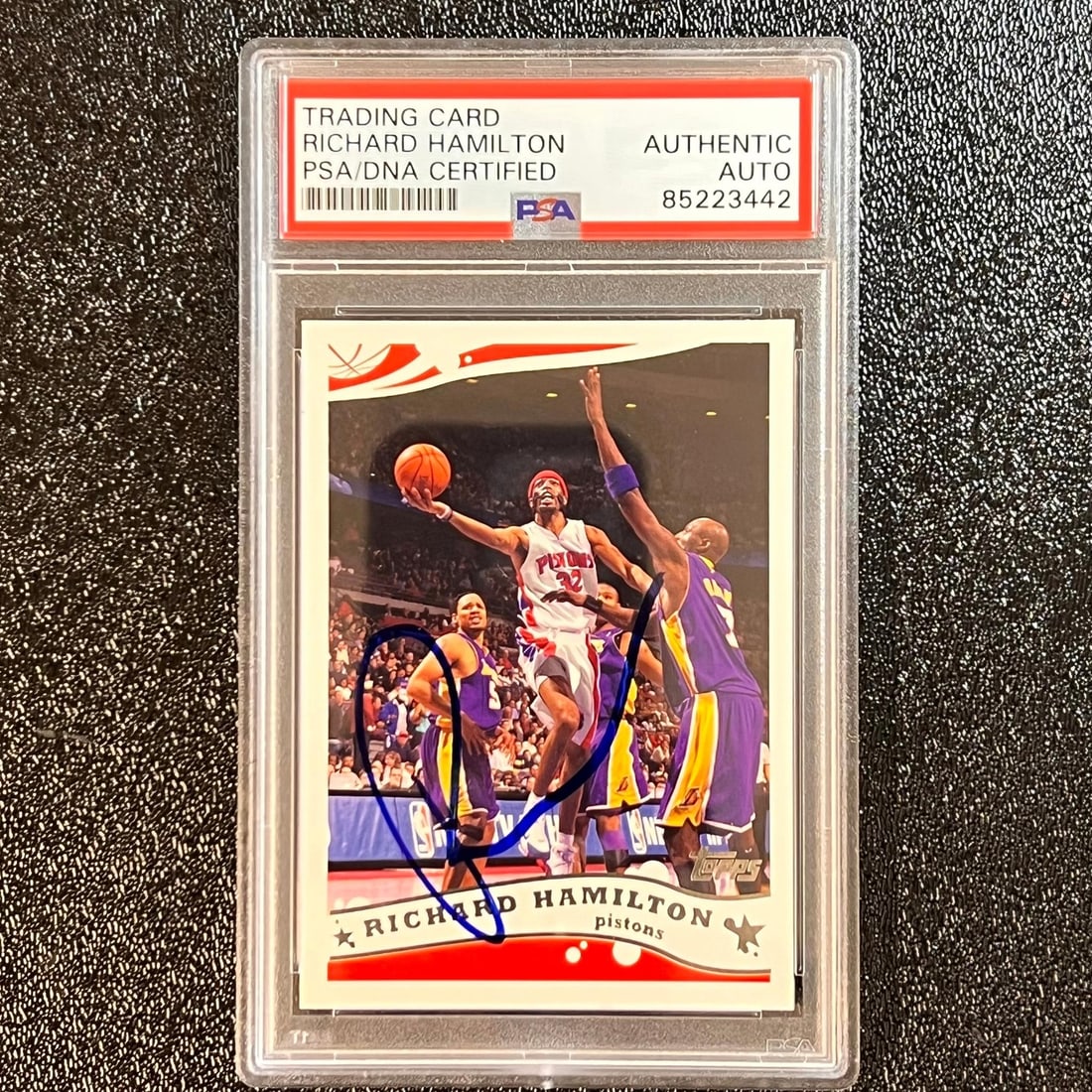 Richard Hamilton Autographed 2006 Topps Pistons Card PSA DNA Encapsulated #120 (1 of 2)