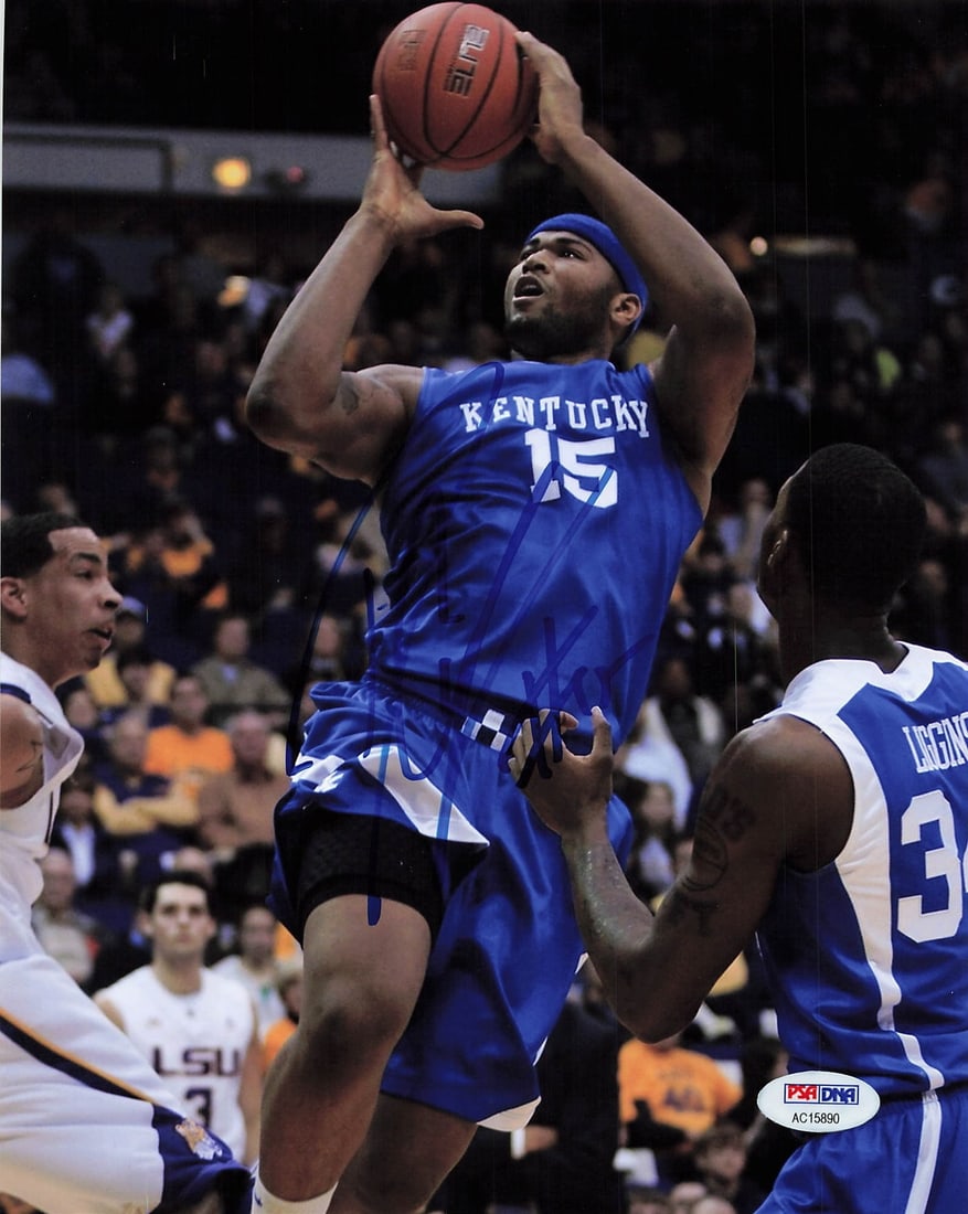 Demarcus Cousins Signed 8x10 Photo PSA/DNA Warriors Kentucky Wildcats: Demarcus Cousins Signed 8x10 Photo PSA/DNA Warriors Kentucky Wildcats This is an original 8x10 photograph featuring Demarcus Cousins, signed during his time with the Kentucky Wildcats and showcasing h