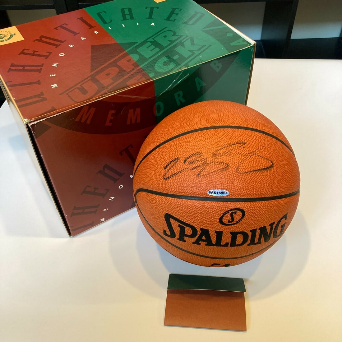 Signed LeBron James Spalding NBA Game Ball UDA JSA COA: Signed LeBron James Spalding NBA Game Ball UDA JSA COA This Spalding official NBA game basketball is signed by LeBron James, featuring his signature in black sharpie above the Spalding panel. The ball